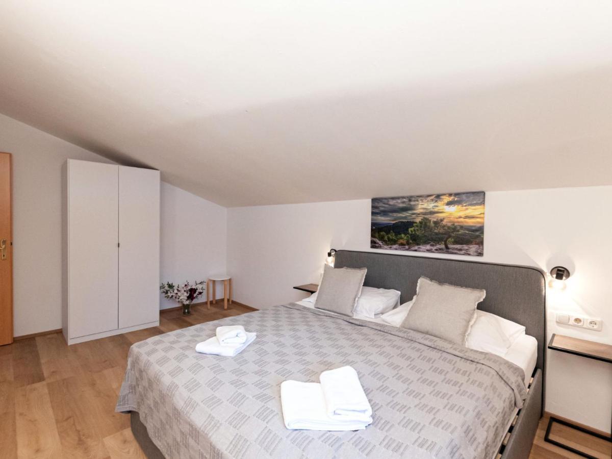 Apartment Alpenchalets - Zse202 By Interhome